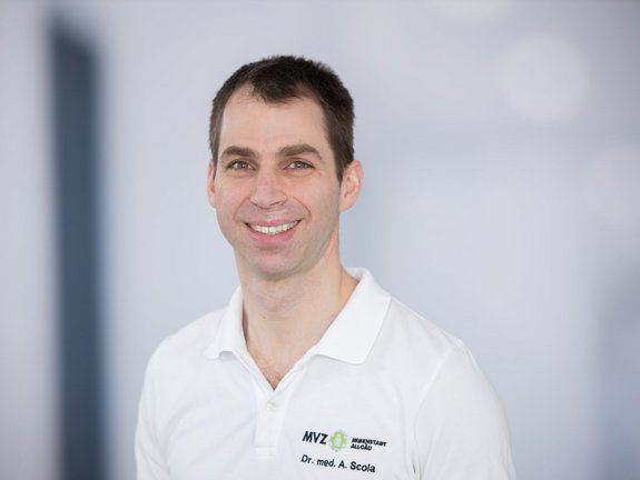 Dr. med. Alexander Scola Dr. med. Alexander Scola, Oberarzt in Immenstadt im Bereich der Orthopädie, Unfallchirurgie
