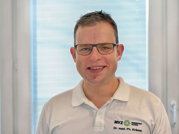 Dr. med. Philipp Krämer Dr. med. Philipp Krämer, Oberarzt in Immenstadt im Bereich der Orthopädie, Unfallchirurgie