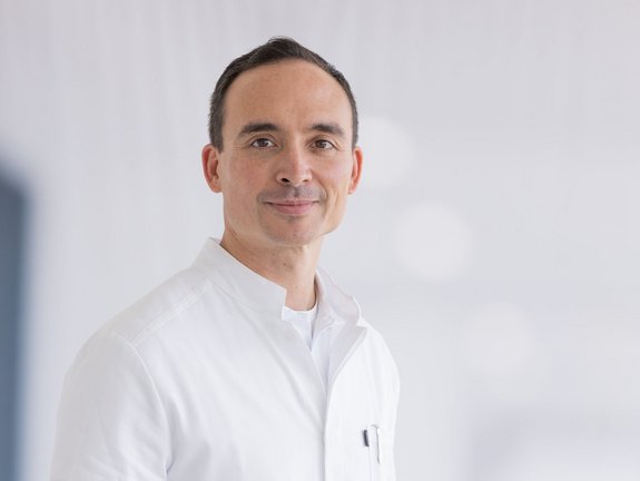 Dr. Marc Nguyen-Tat