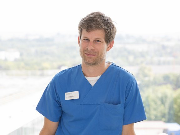 Christoph Weinhart, Facharzt für Neurochirurgie