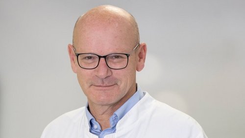 Porträt von Dr. med. Gerhard Piel, Leiter der Sektion Gefäßchirurgie an der Klinik Mindelheim